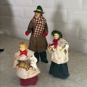 Lot of 3 Possble Dreams clothtique Carolers.  As is missing accessories